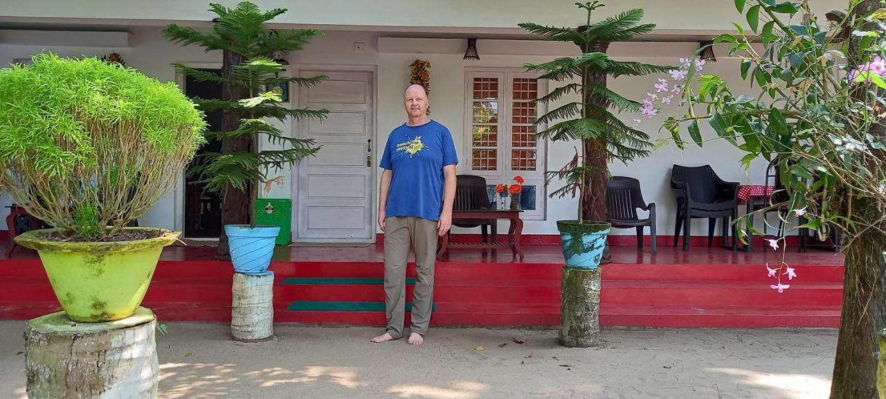 Marari Nadiya Hotel Mararikulam Buitenkant foto