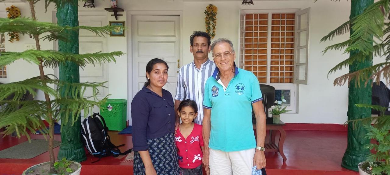 Marari Nadiya Hotel Mararikulam Buitenkant foto