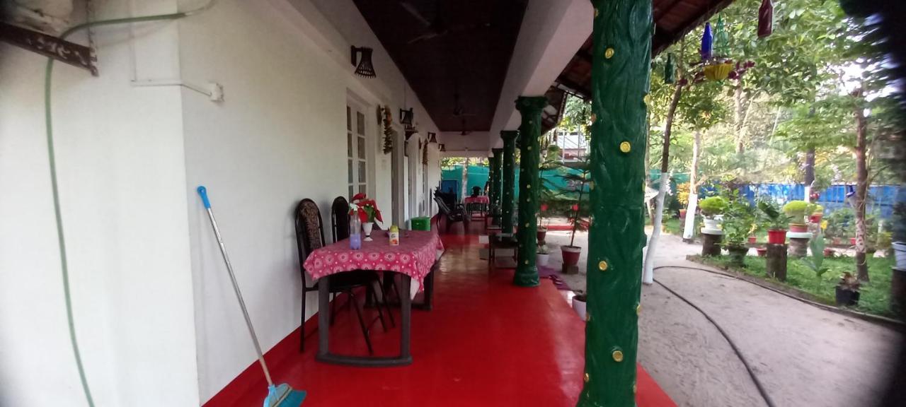 Marari Nadiya Hotel Mararikulam Buitenkant foto