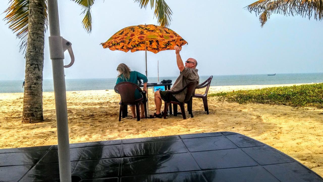 Marari Nadiya Hotel Mararikulam Buitenkant foto