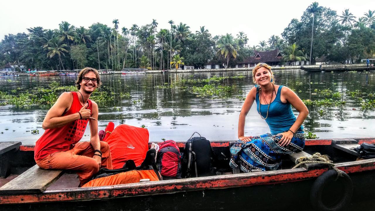 Marari Nadiya Hotel Mararikulam Buitenkant foto