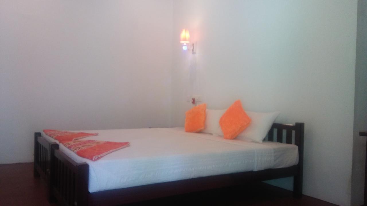 Marari Nadiya Hotel Mararikulam Buitenkant foto