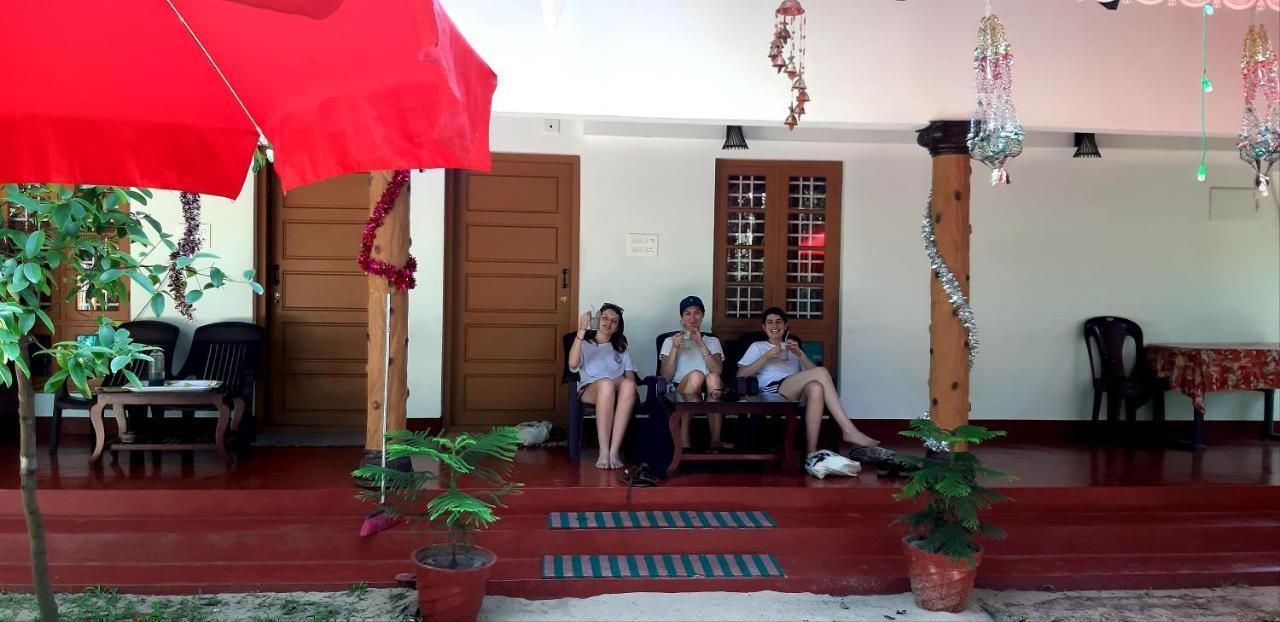 Marari Nadiya Hotel Mararikulam Buitenkant foto