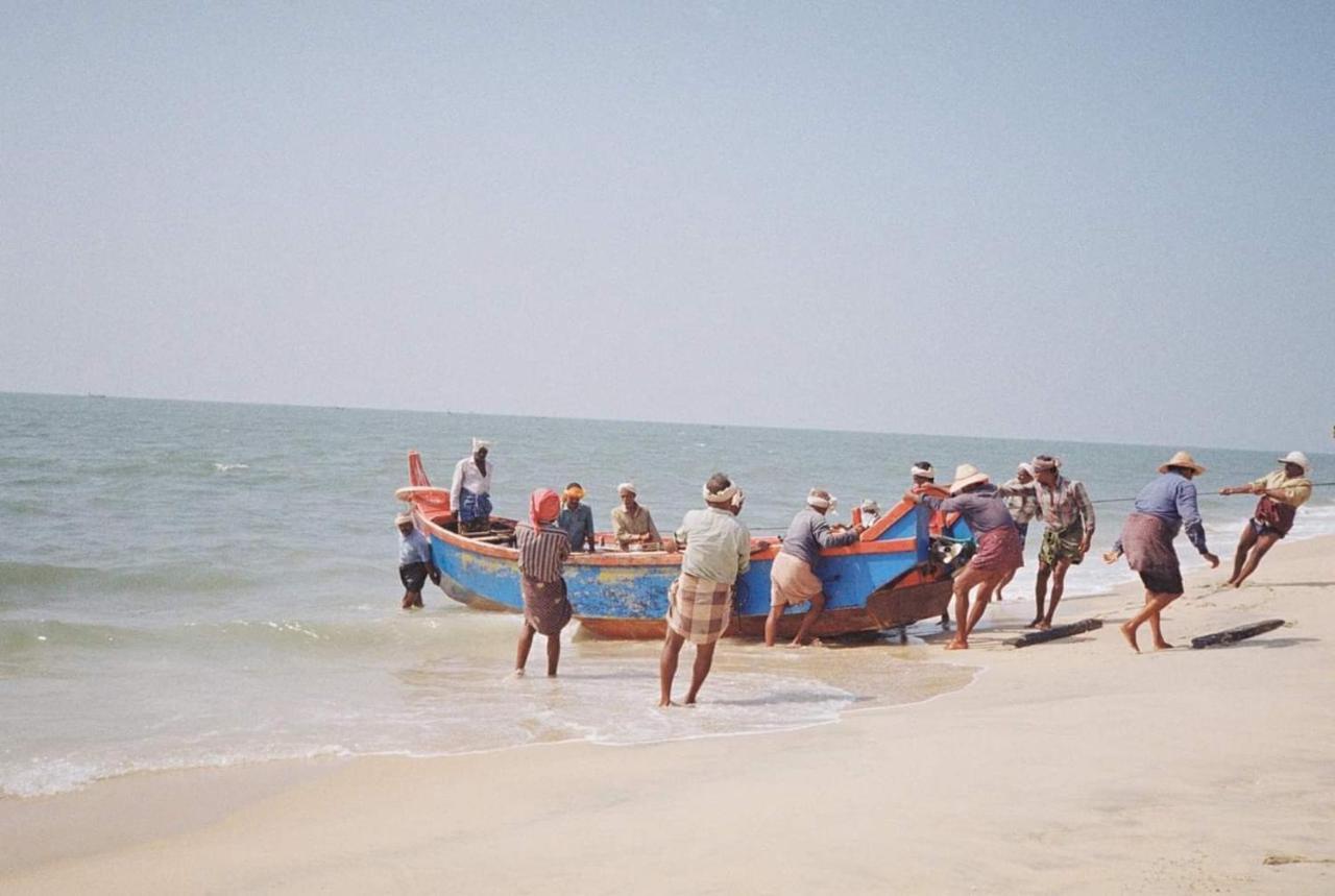 Marari Nadiya Hotel Mararikulam Buitenkant foto