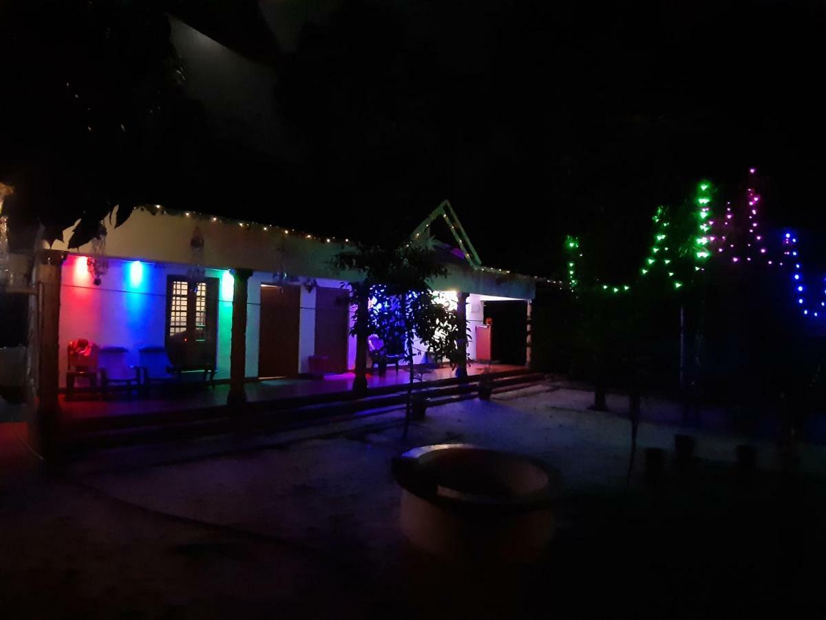 Marari Nadiya Hotel Mararikulam Buitenkant foto