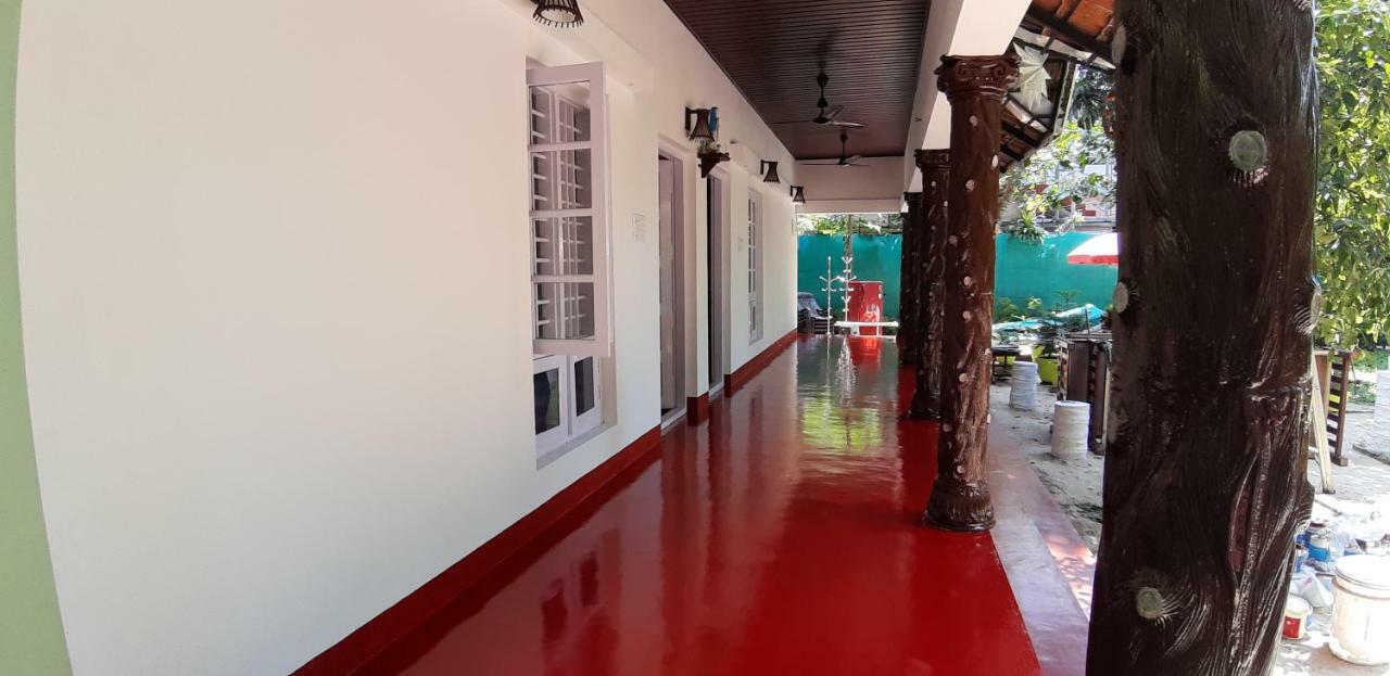 Marari Nadiya Hotel Mararikulam Buitenkant foto