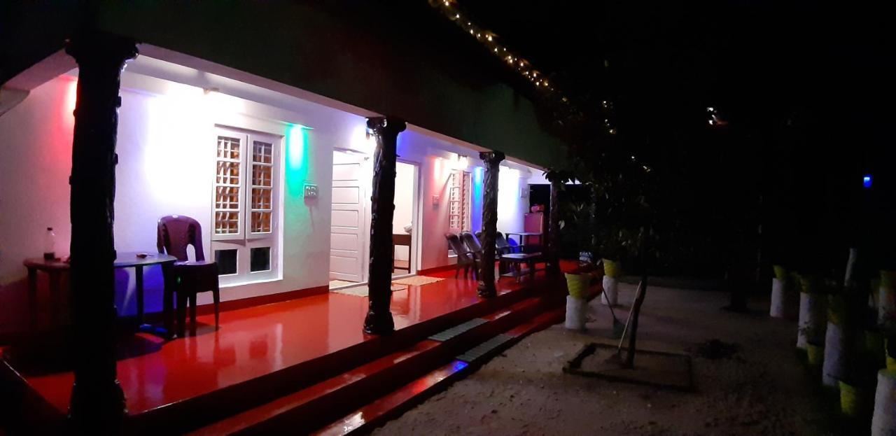 Marari Nadiya Hotel Mararikulam Buitenkant foto