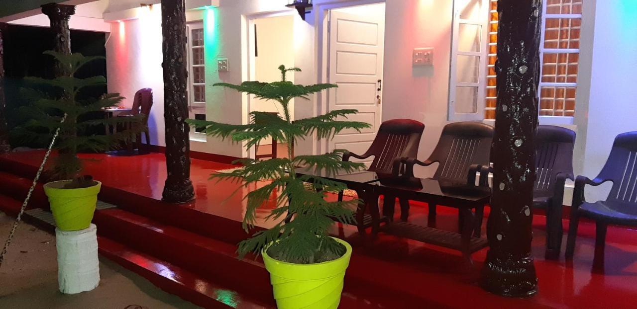 Marari Nadiya Hotel Mararikulam Buitenkant foto